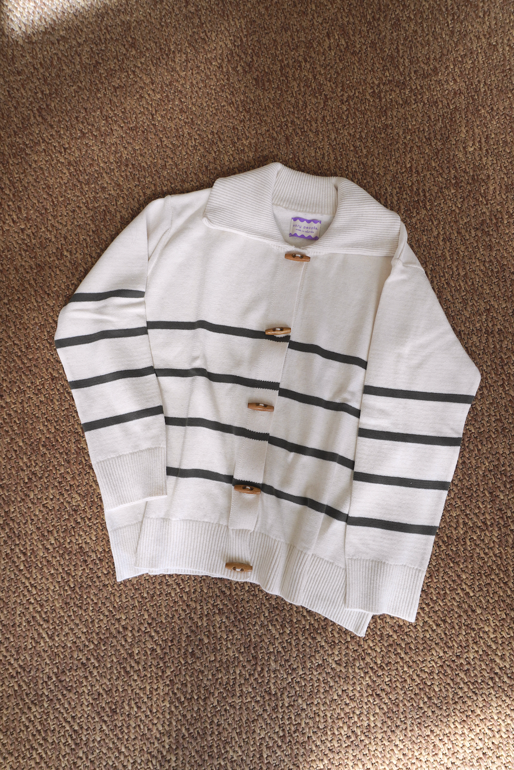 sweater botones madera crudo GARAGE SALE