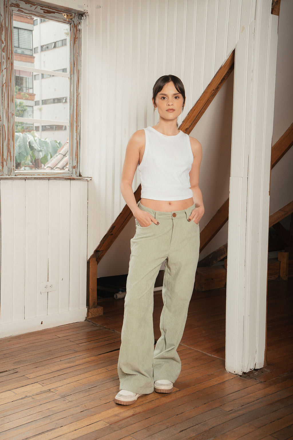 pantalones pana verde menta