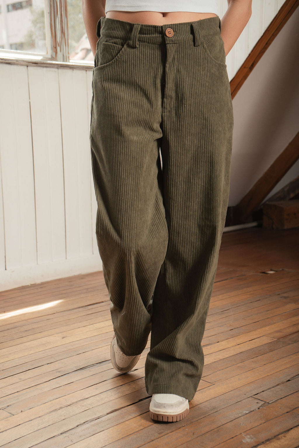 pantalones pana verde oliva