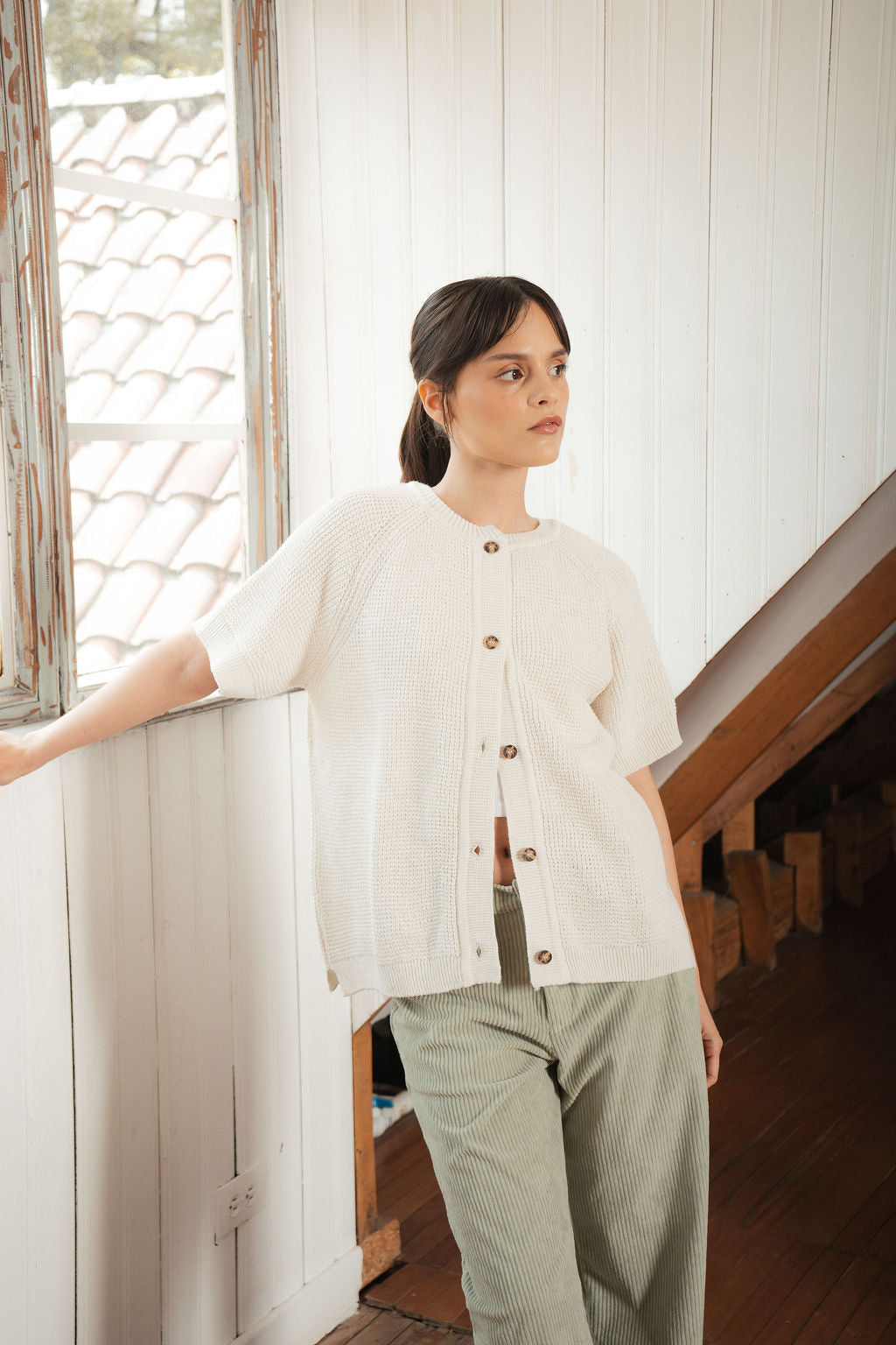 short cardigan perlado crudo