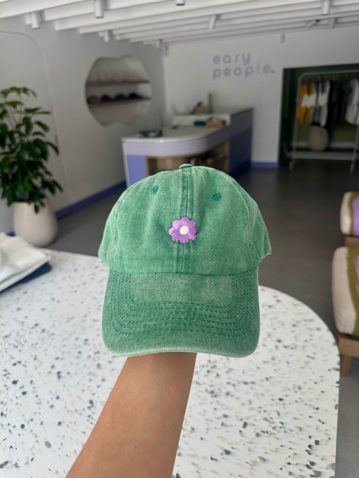 gorra flor bordada - verde