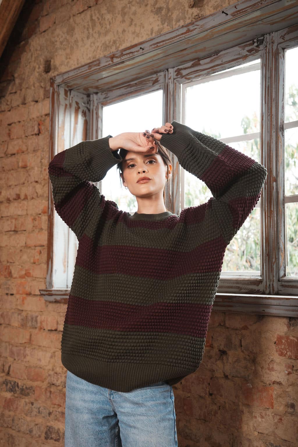 sweater bolitas vino y verde